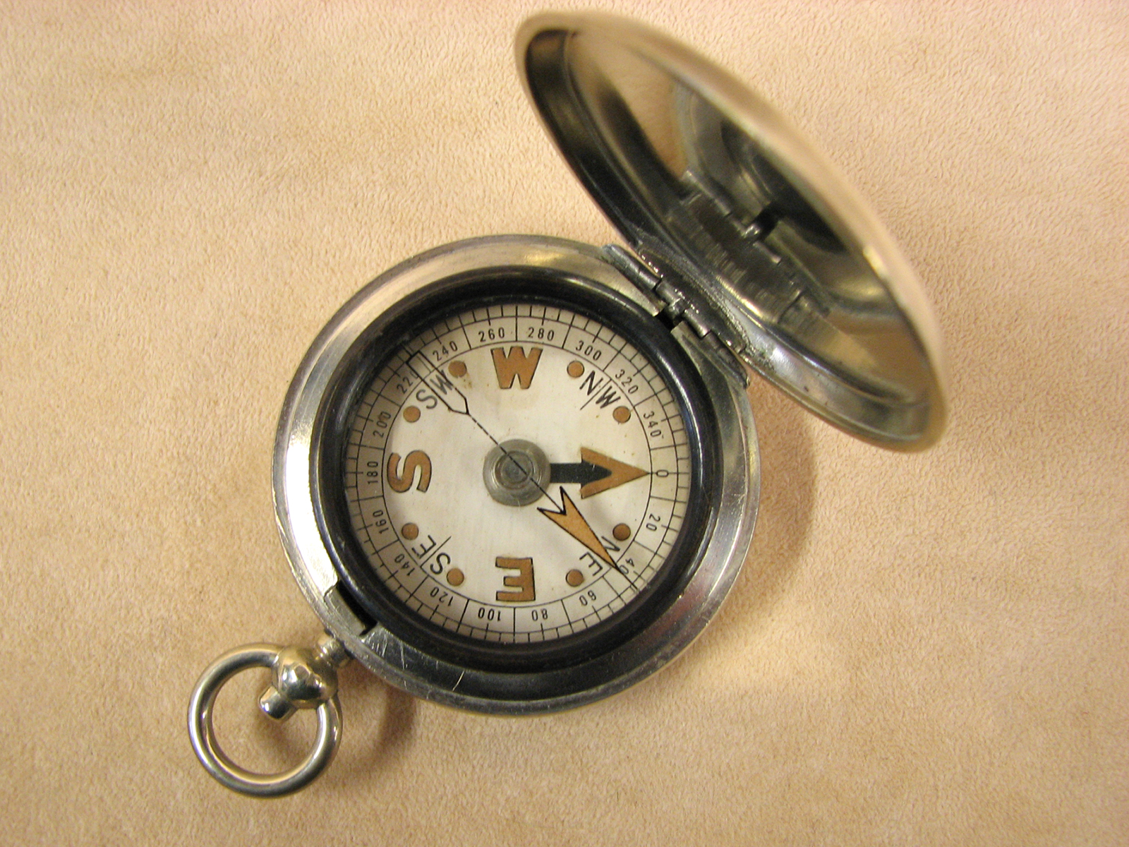 Pre WW2 Hunter cased MK VII pocket compass circa 1930's